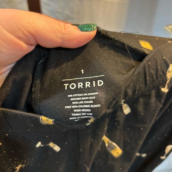 Torrid Black Leggings with Gold Champagne Print - Picture 4 of 5